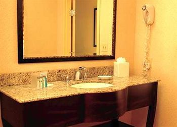 Hotel Hampton - Near The